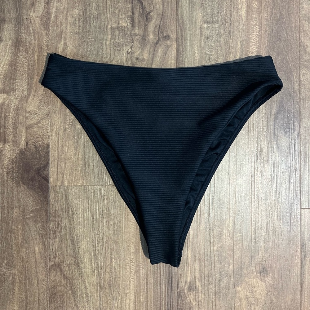 Tilly’s Full Tilt High Waisted Ribbed Bikini Bottom, Size M, Black